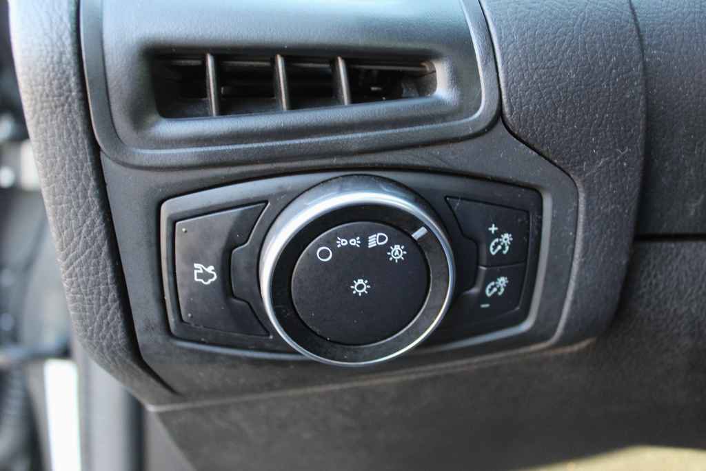 Used 2018 Ford Focus SE image 13