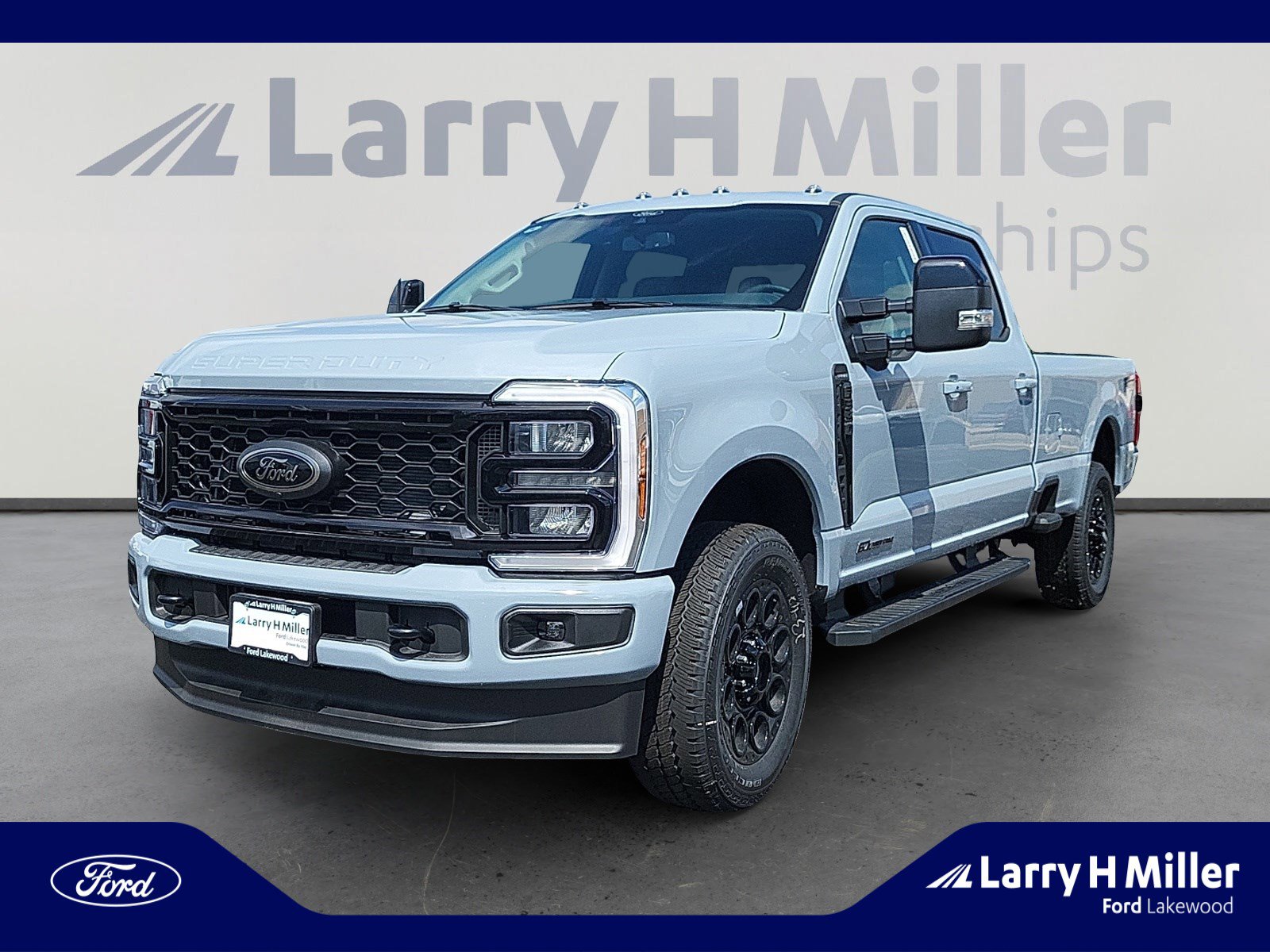 New 2025 Ford F350 Lariat w/ Black Appearance Package