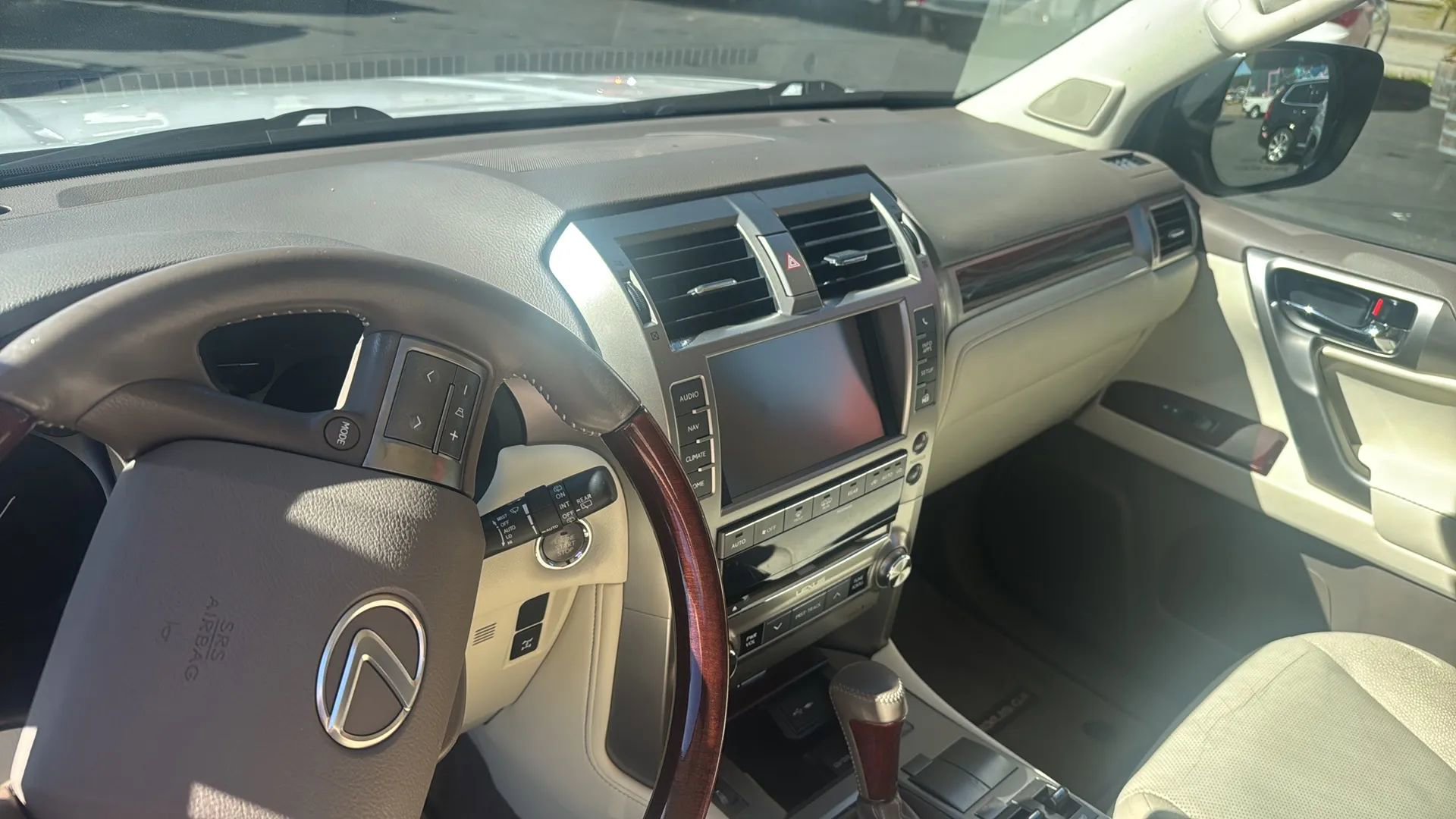 Used 2014 Lexus GX 460 image 3