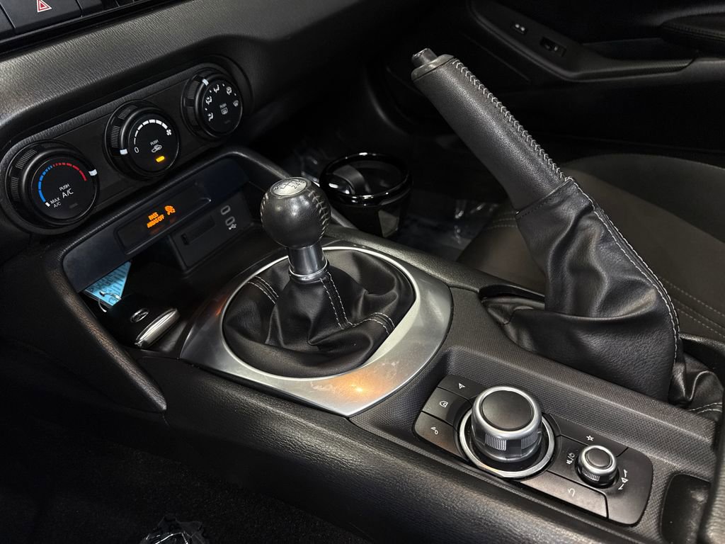 Used 2024 MAZDA MX-5 Miata Sport RWD image 15