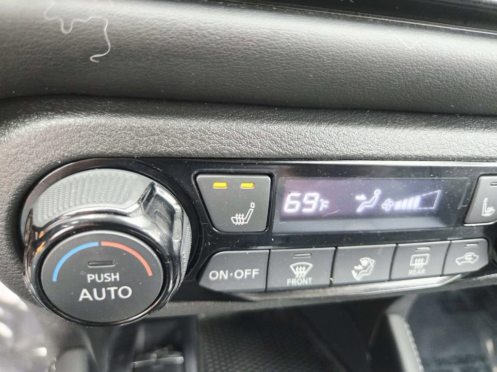 Used 2023 Nissan Kicks SR w/ SR Premium Package image 27