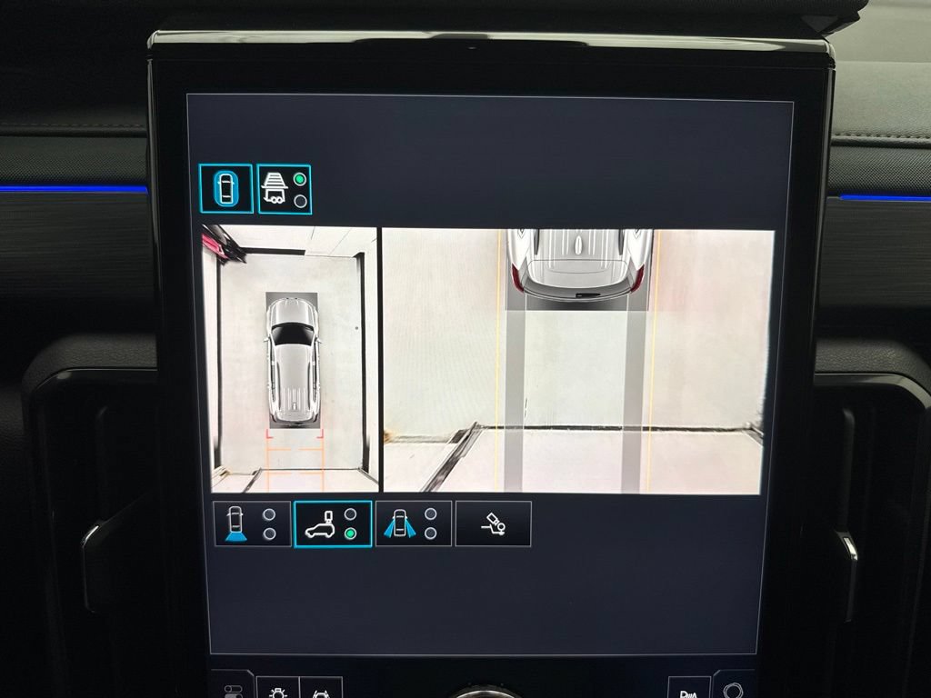 Used 2025 GMC Acadia AT4 w/ LPO, Floor Liner Package AWD/4WD image 28