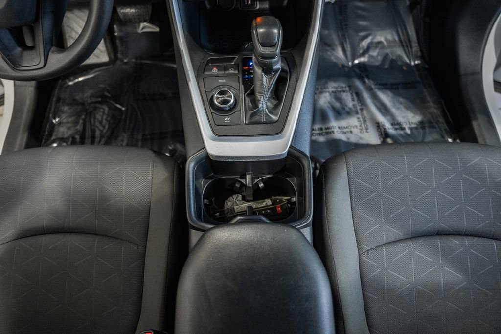 Used 2025 Toyota RAV4 XLE image 25