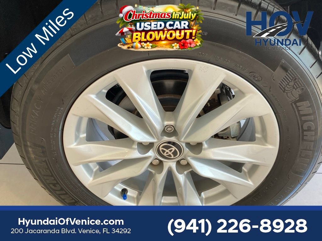 Used 2024 Toyota Corolla Cross LE w/ Moonroof Package FWD image 48