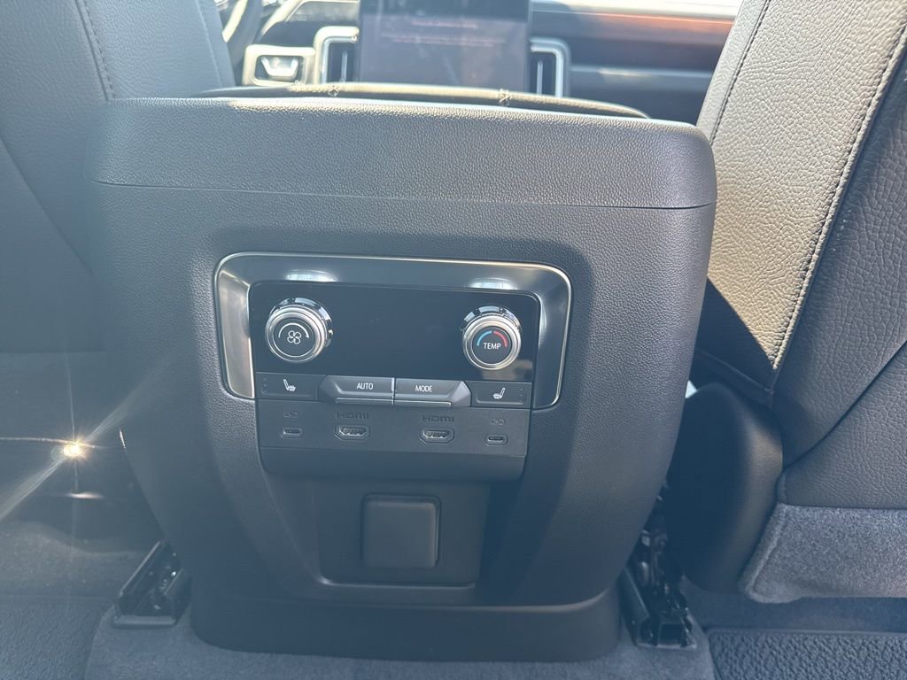 New 2026 GMC Yukon Denali w/ Denali Reserve Package image 25