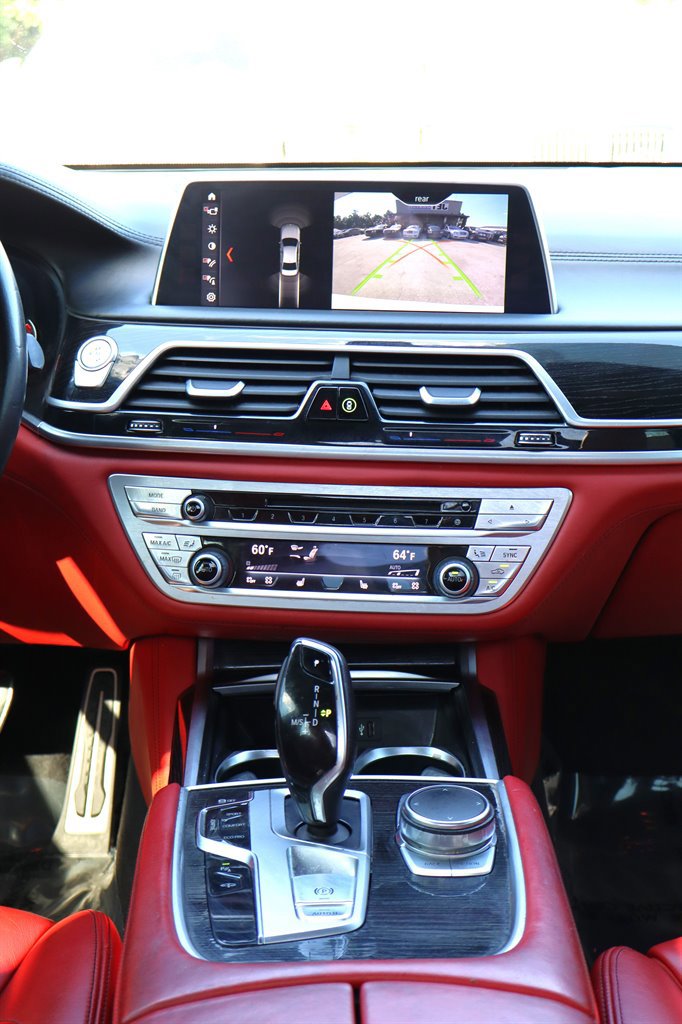Used 2018 BMW 750i RWD image 13