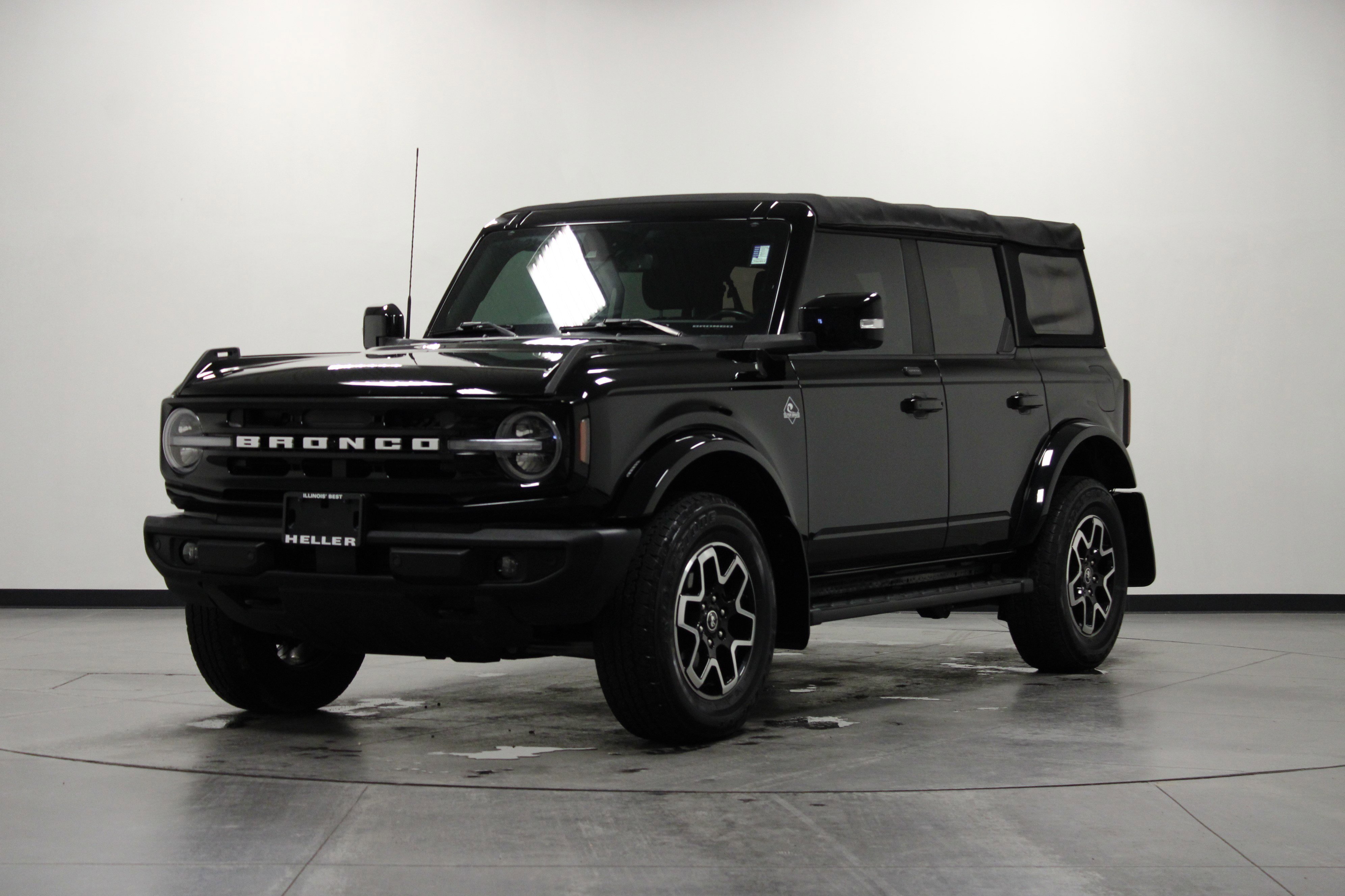 Used 2021 Ford Bronco Outer Banks image 8