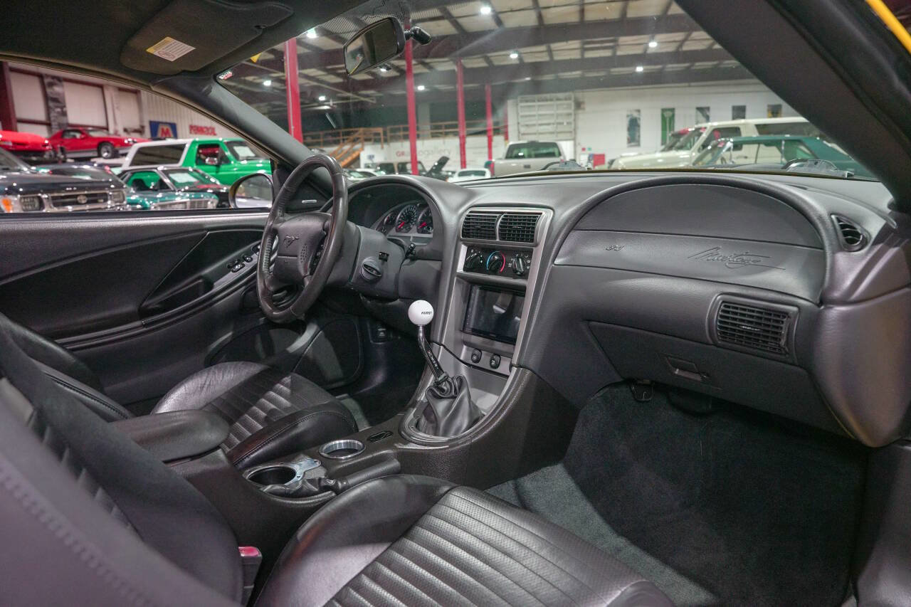 Used 2004 Ford Mustang Mach 1 RWD image 37