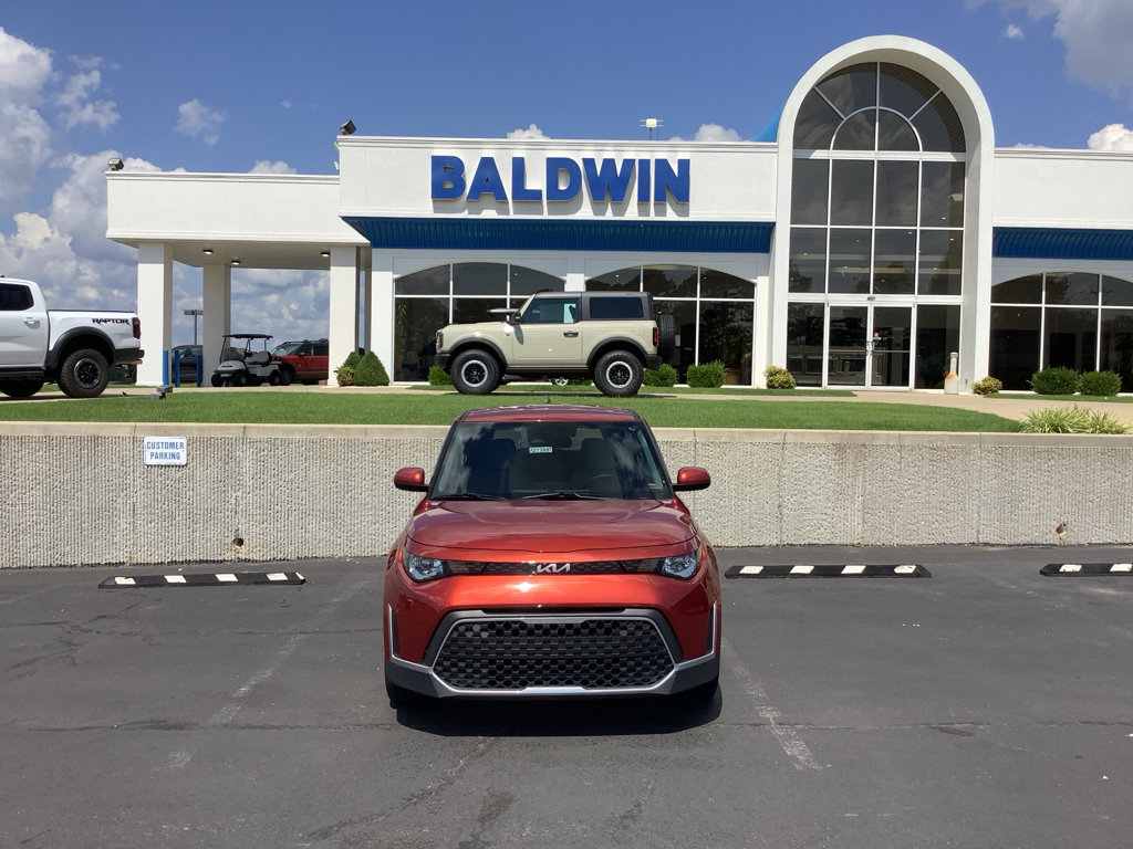 Used 2023 Kia Soul LX w/ LX Technology Package image 2