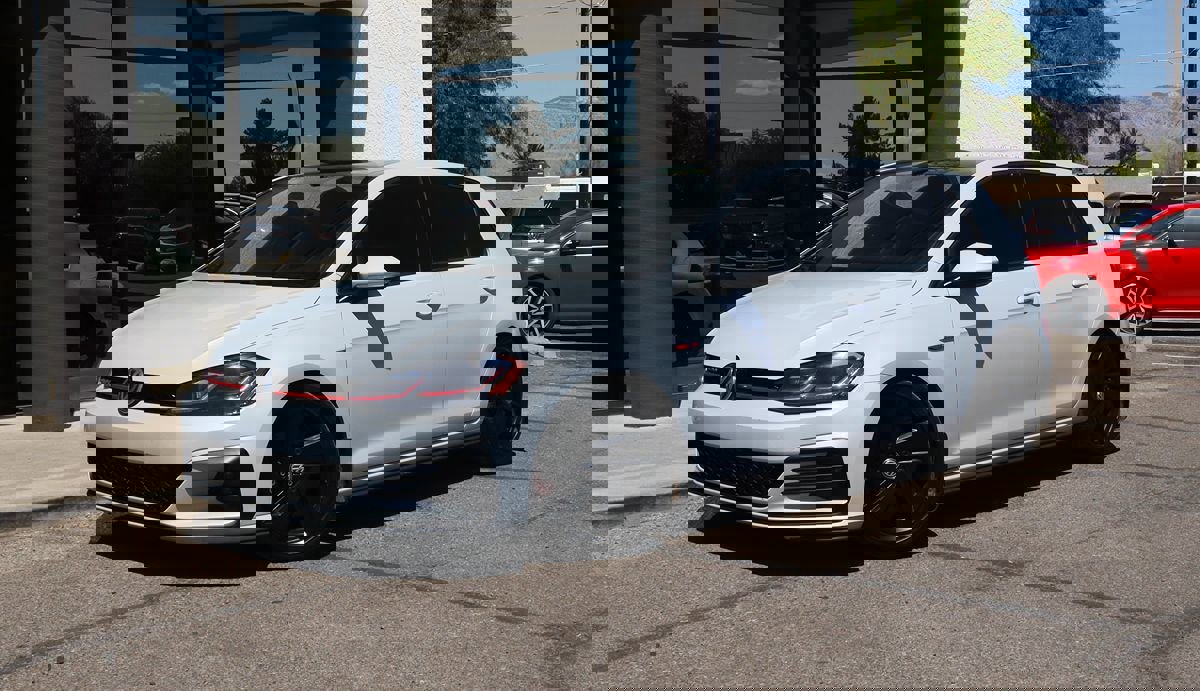 Used 2019 Volkswagen GTI SE w/ SE Experience Package image 2