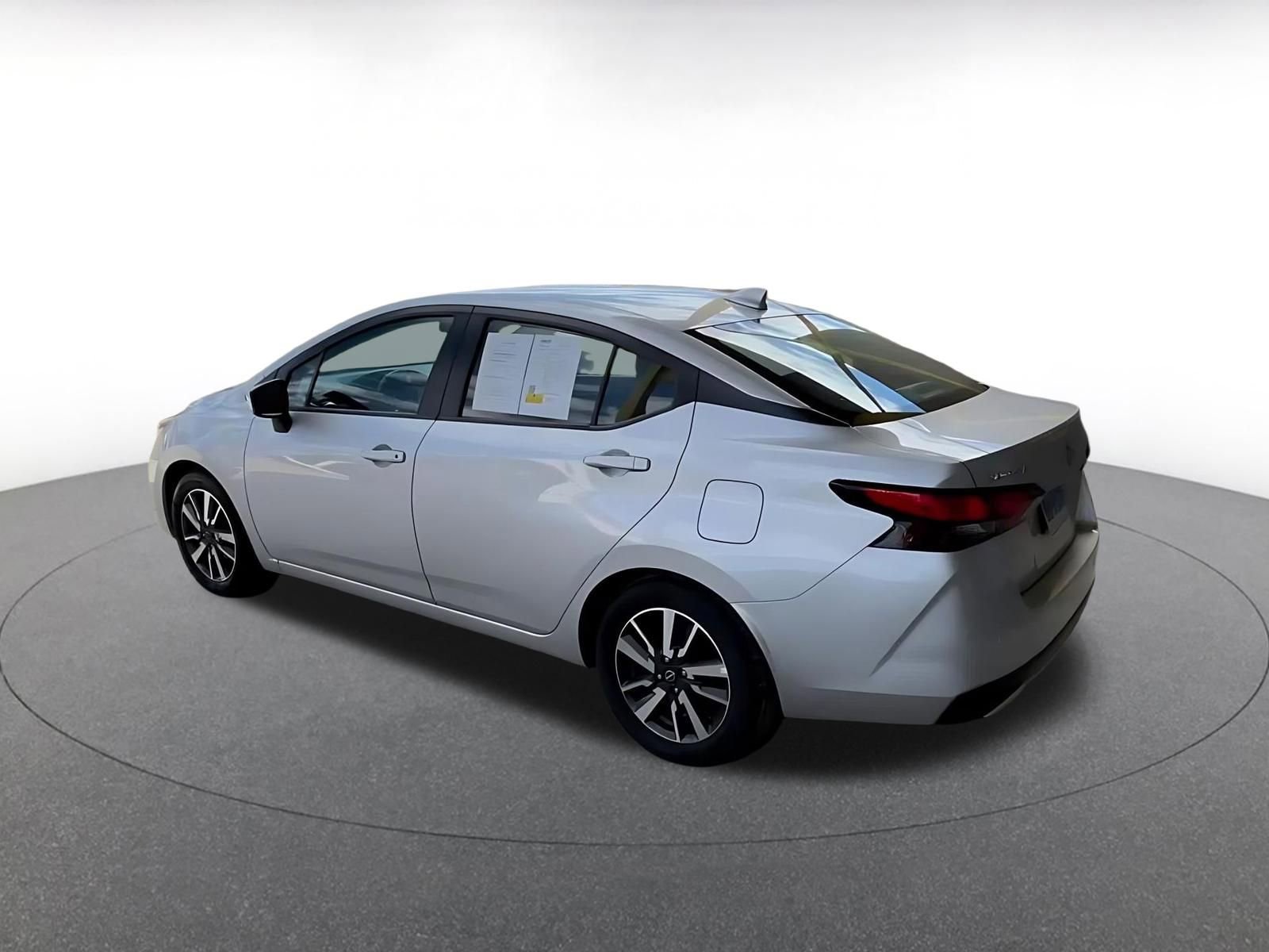Used 2025 Nissan Versa SV FWD image 11