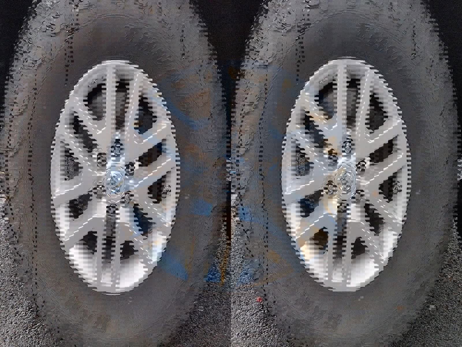 Used 2018 Nissan Frontier SV image 14