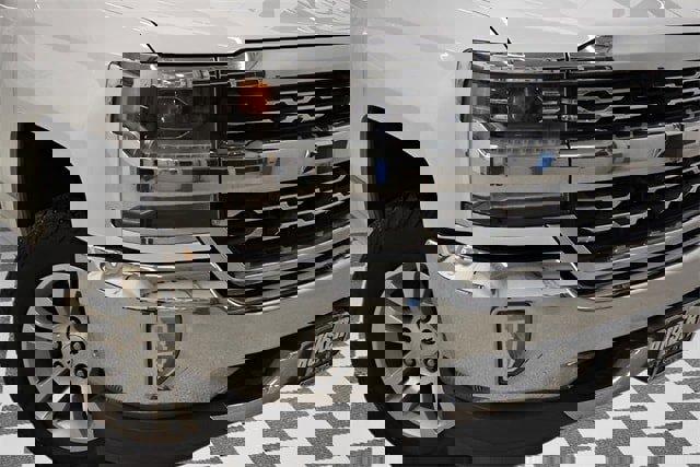 Used 2018 Chevrolet Silverado 1500 LTZ image 30