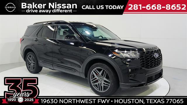 Used 2025 Ford Explorer ST-Line w/ ST-Line Street Pack image 1