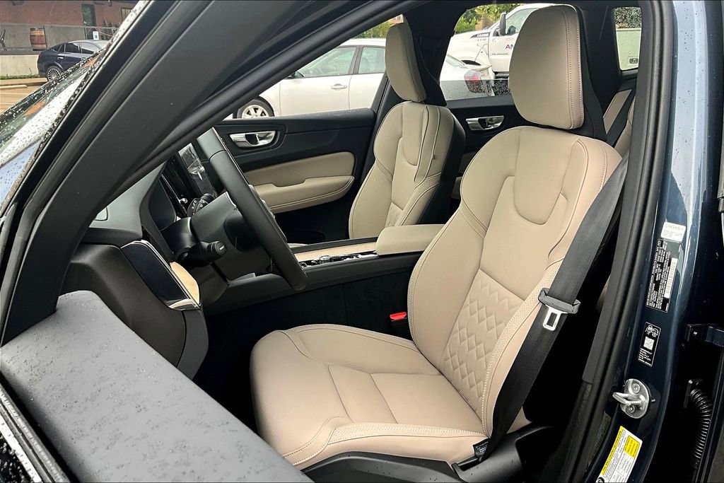 New 2026 Volvo XC60 B5 Plus w/ Protection Package Premier AWD/4WD image 28
