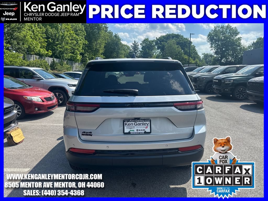 Certified 2025 Jeep Grand Cherokee Altitude w/ Trailer Tow Package AWD/4WD image 9