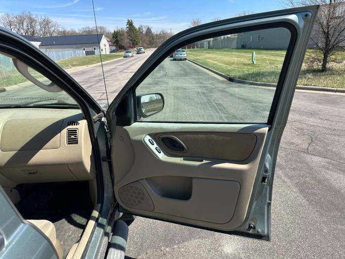 Used 2006 Ford Escape XLT FWD image 29