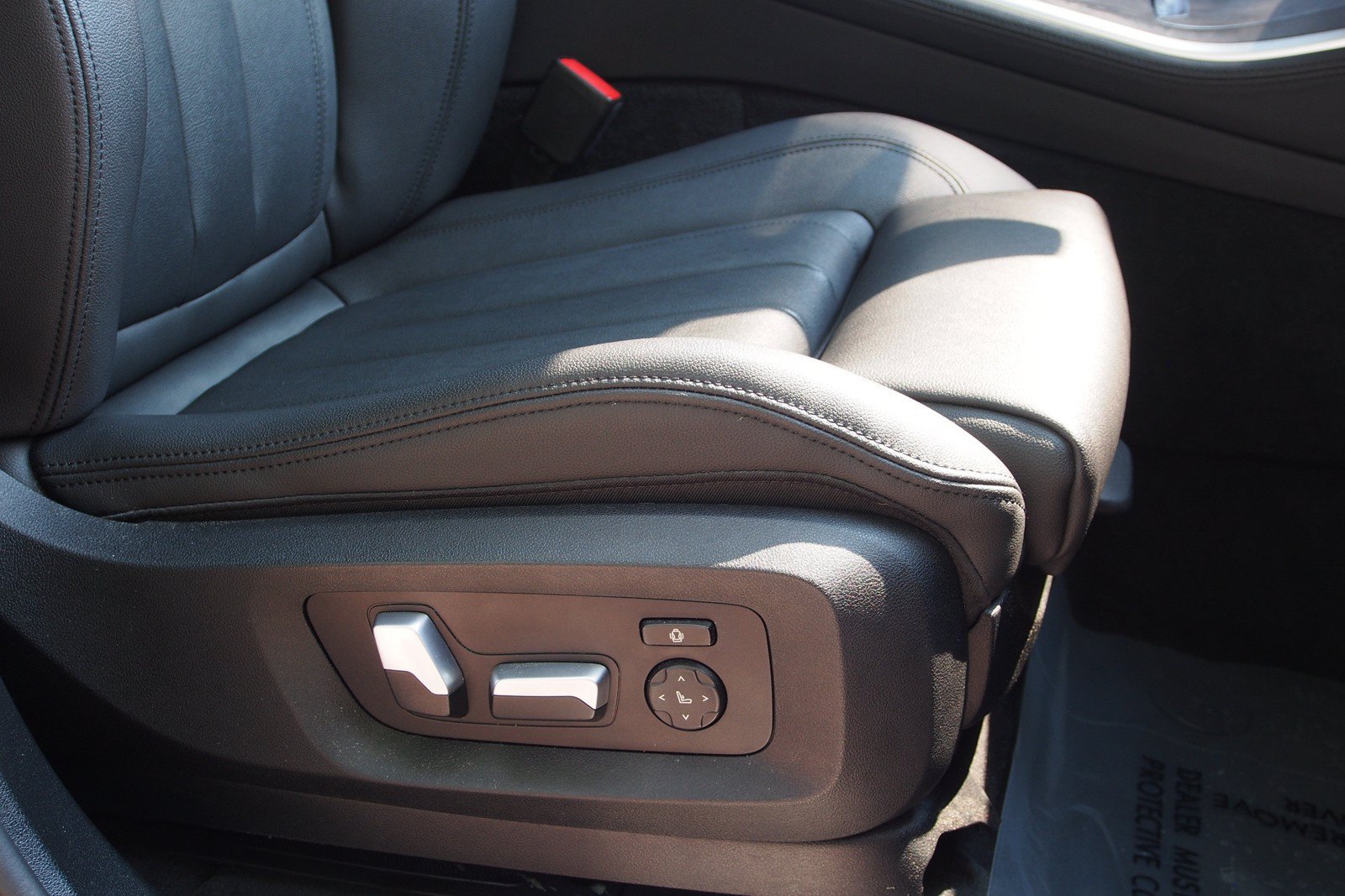 Used 2022 BMW X5 sDrive40i w/ Premium Package RWD image 12