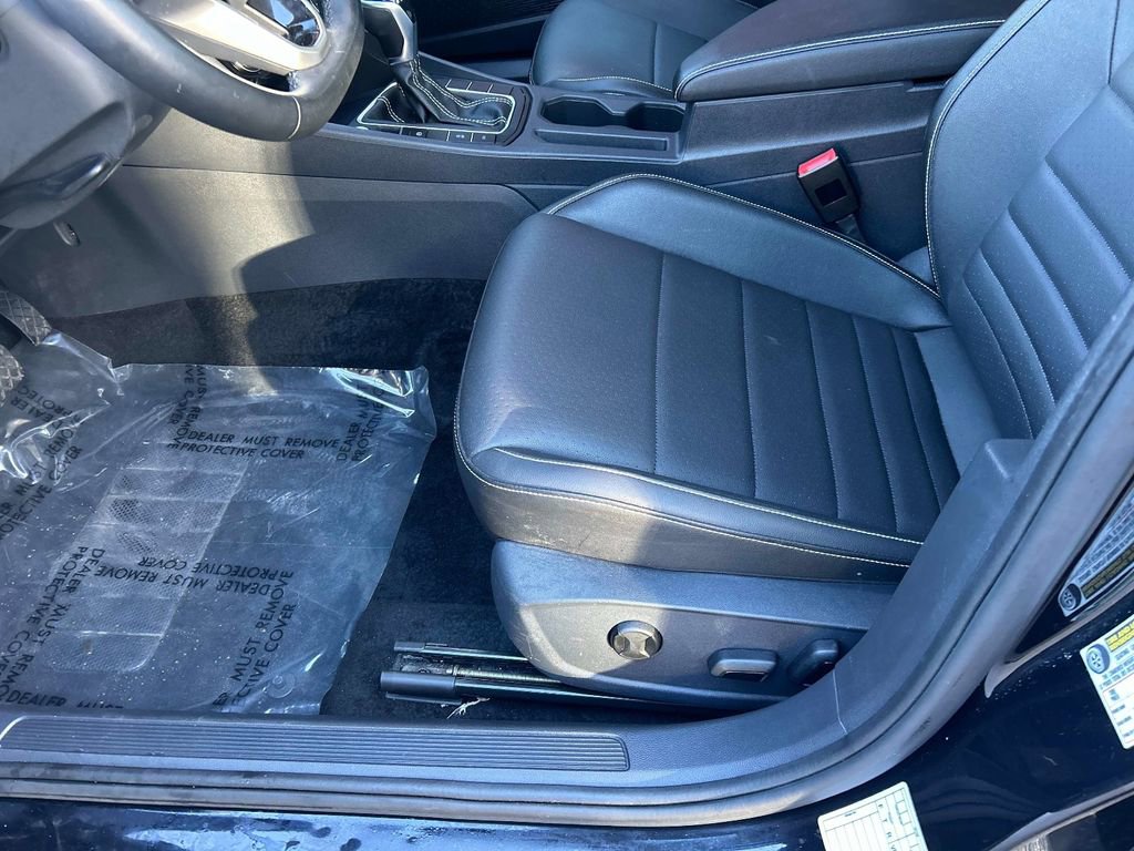 Used 2024 Volkswagen Jetta SE image 20