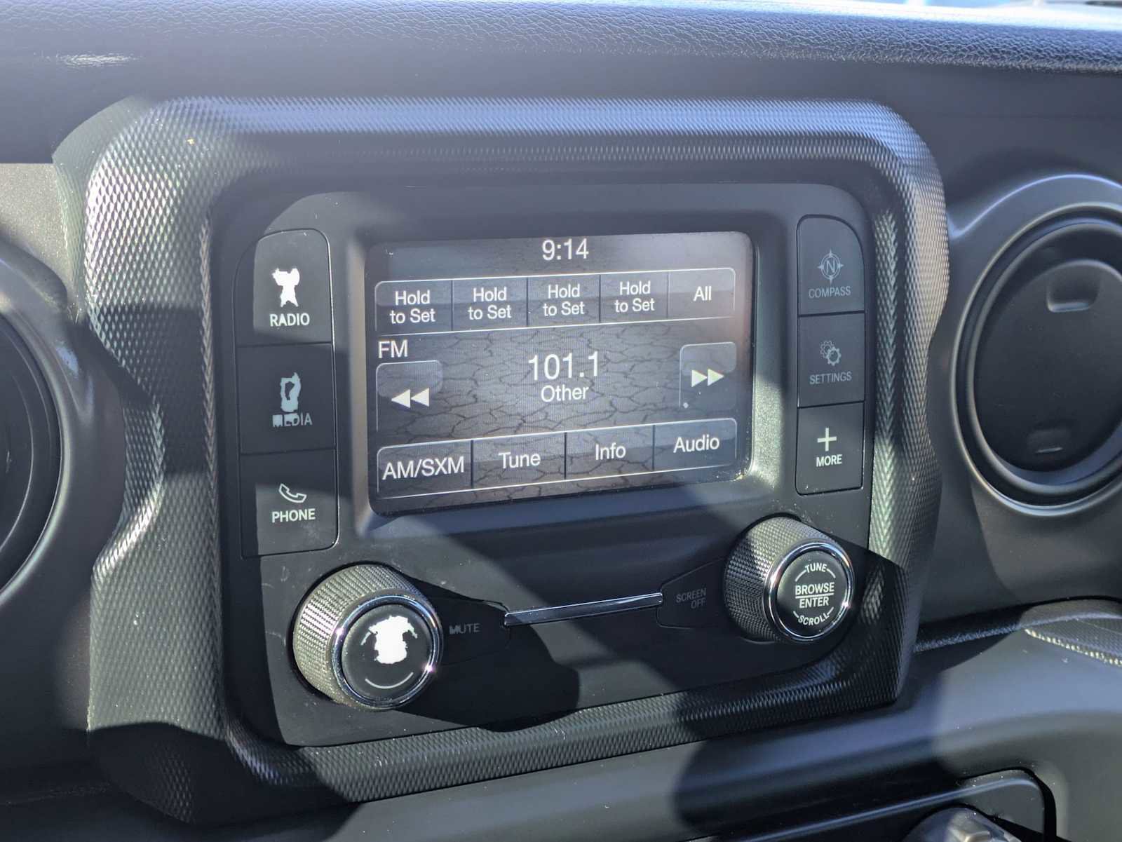 Used 2018 Jeep Wrangler Unlimited Sport image 28