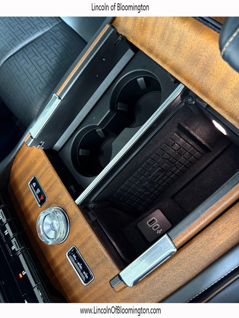 Used 2025 Lincoln Navigator Black Label AWD/4WD image 41