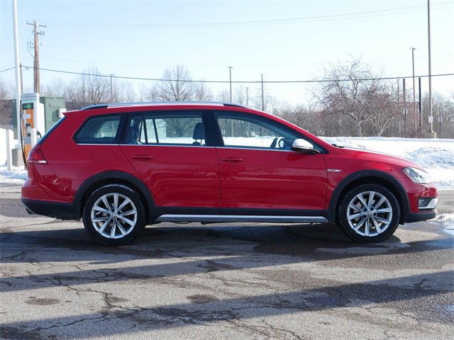 Used 2017 Volkswagen Golf Alltrack S image 8