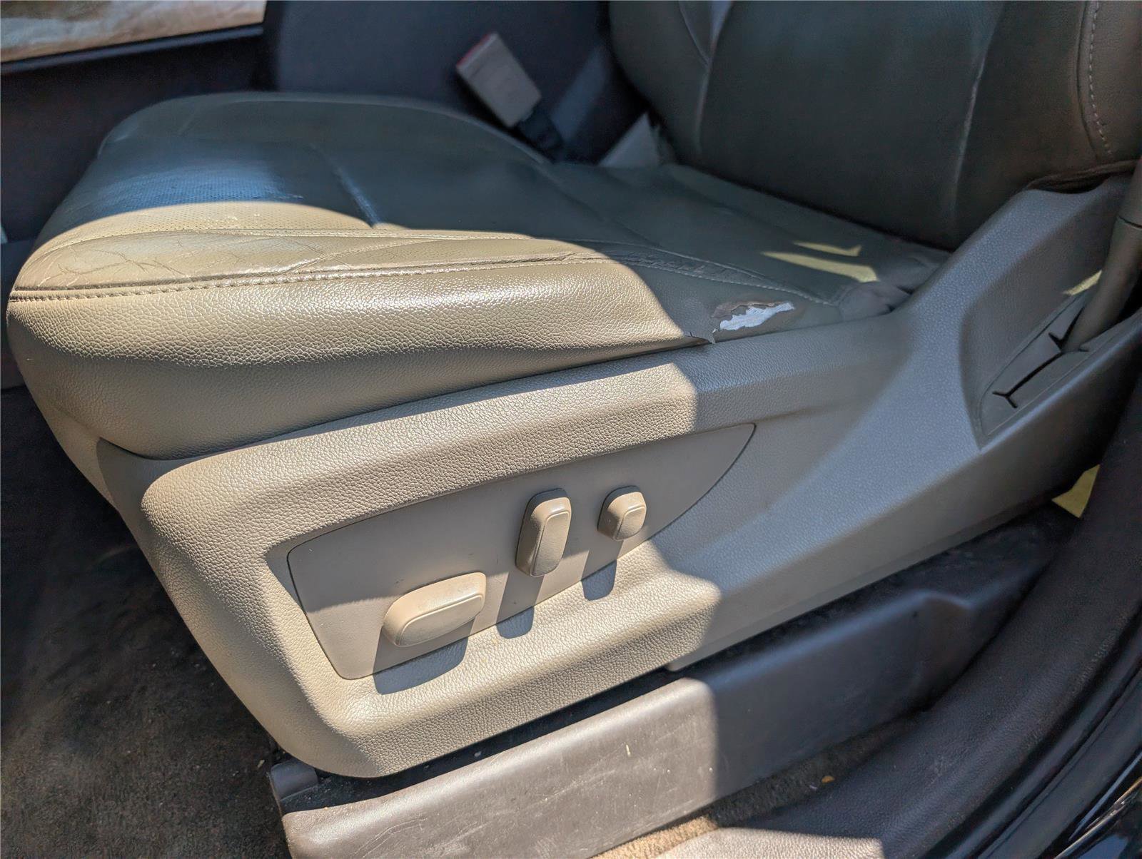 Used 2018 Chevrolet Silverado 1500 LTZ w/ Sport Package AWD/4WD image 10