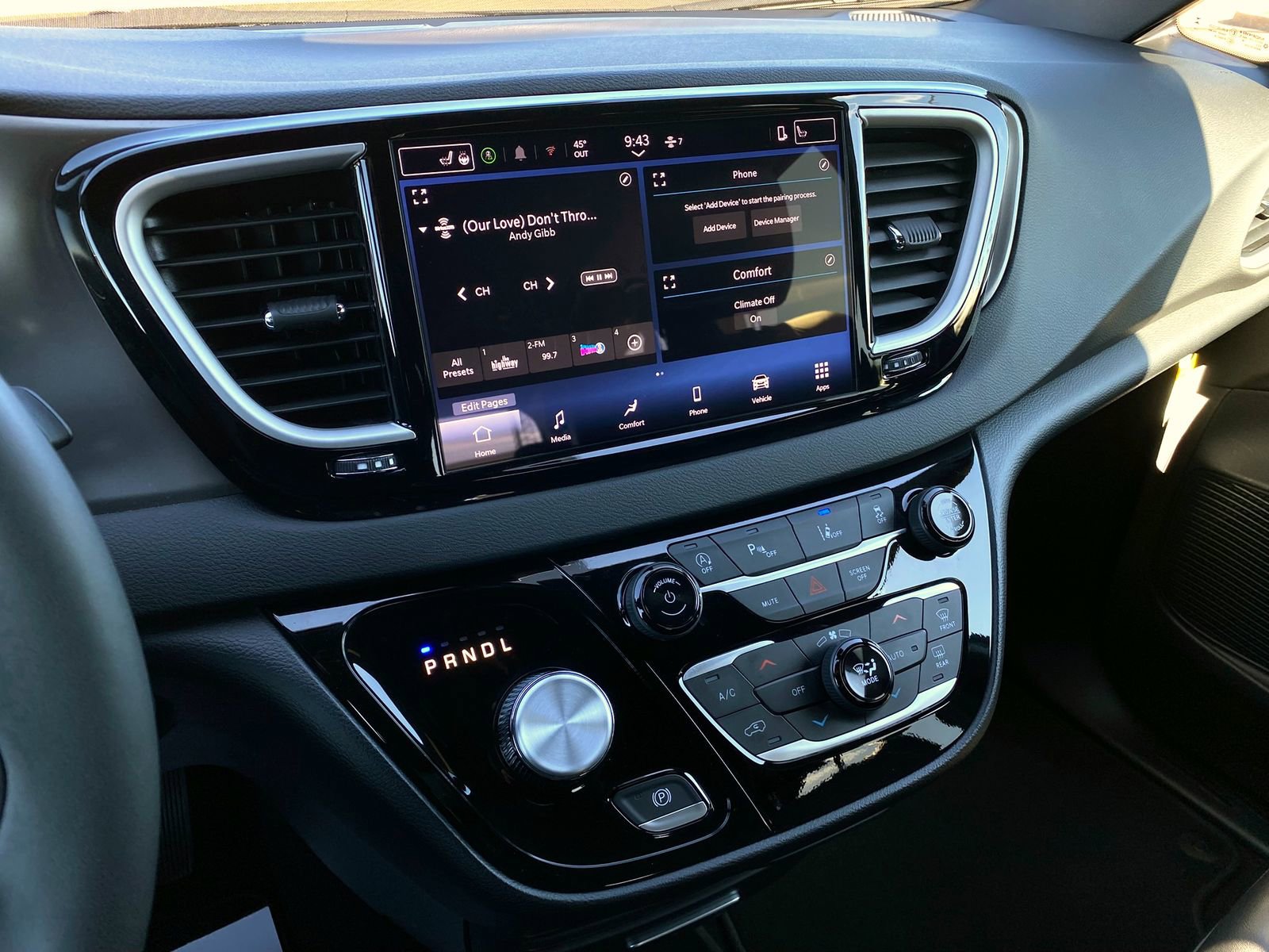 Used 2025 Chrysler Pacifica Select image 14