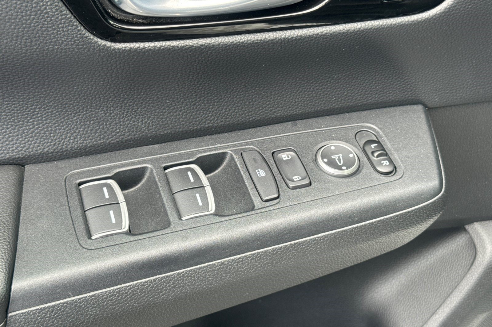 Used 2023 Honda CR-V EX-L image 14