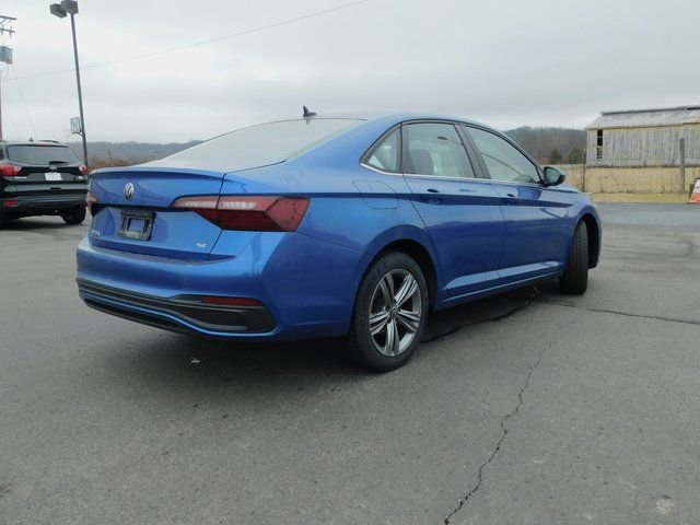 Used 2024 Volkswagen Jetta SE image 9