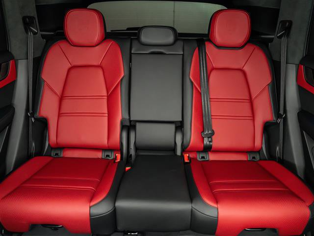 New 2026 Porsche Cayenne GTS AWD/4WD image 32