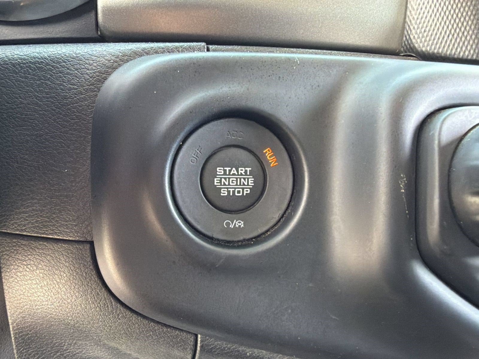 Used 2023 Jeep Wrangler Unlimited AWD/4WD image 16