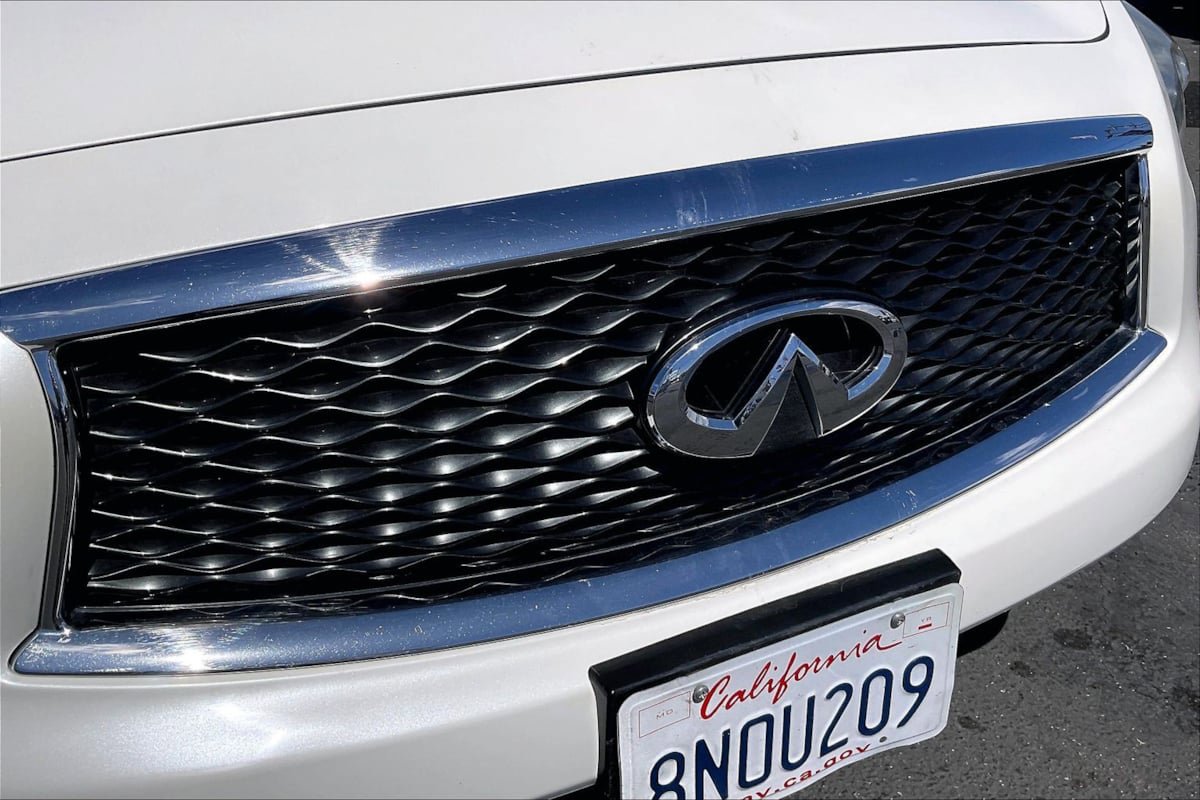 Used 2017 INFINITI QX70 AWD w/ Premium Package image 28