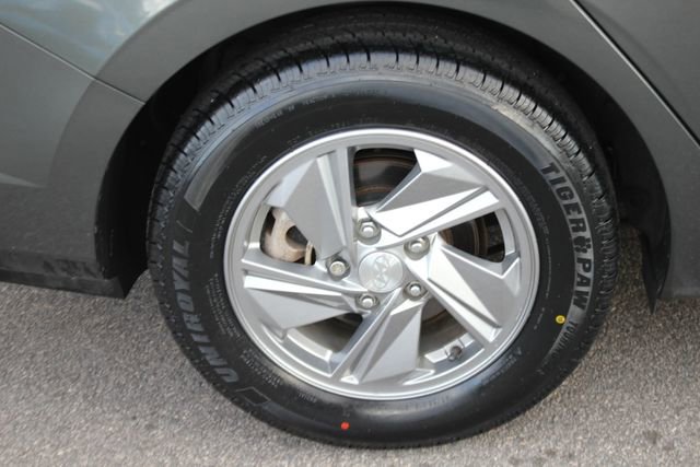 Used 2024 Hyundai Elantra SE image 33