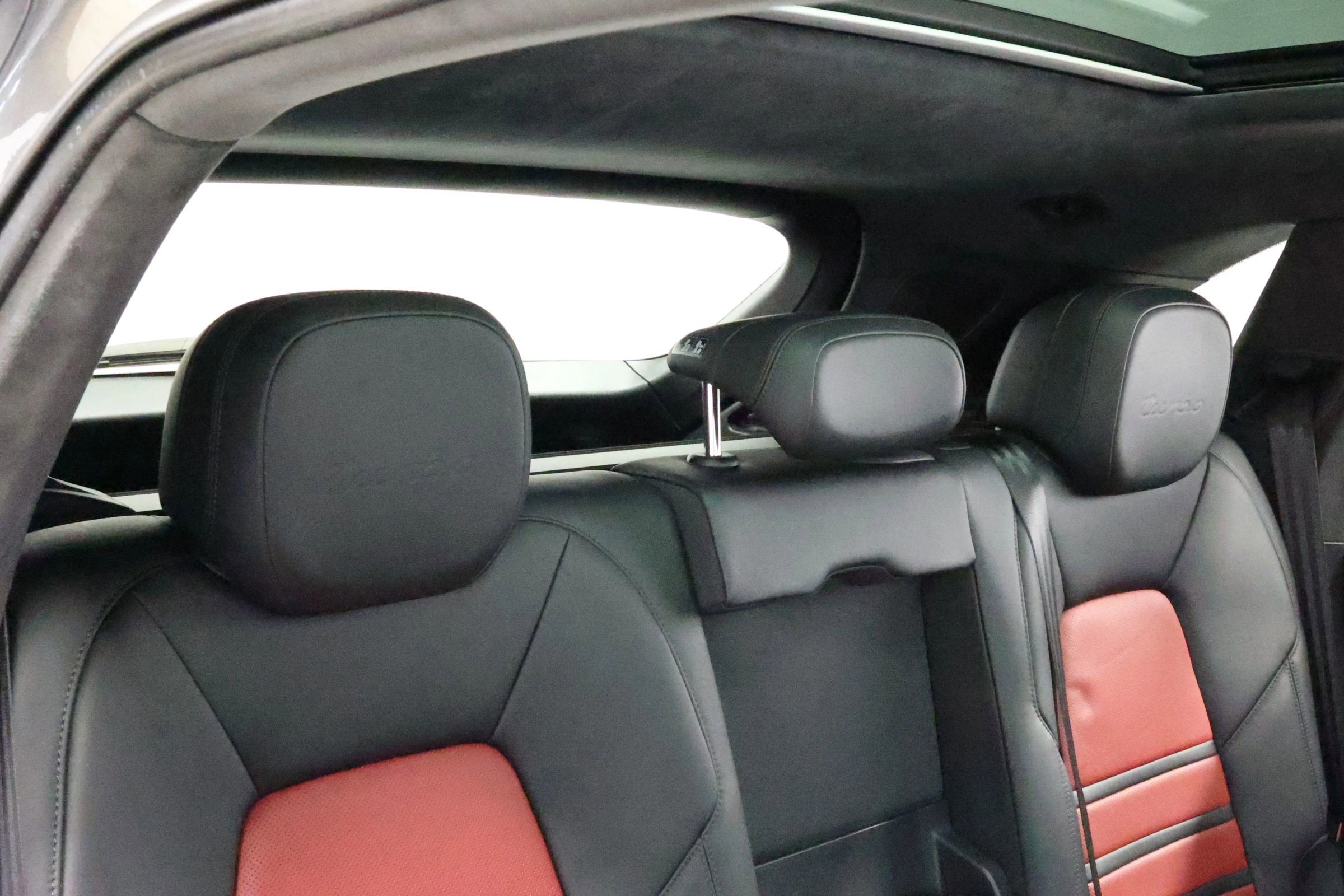 Used 2020 Porsche Cayenne Turbo image 70