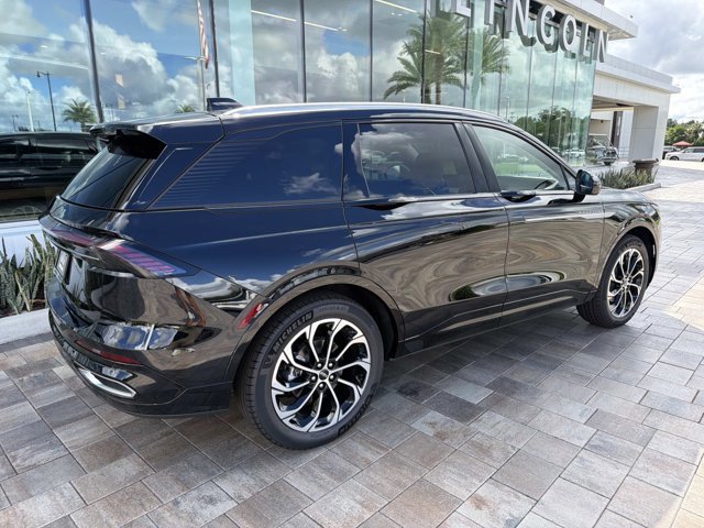 New 2026 Lincoln Nautilus Reserve AWD/4WD image 2