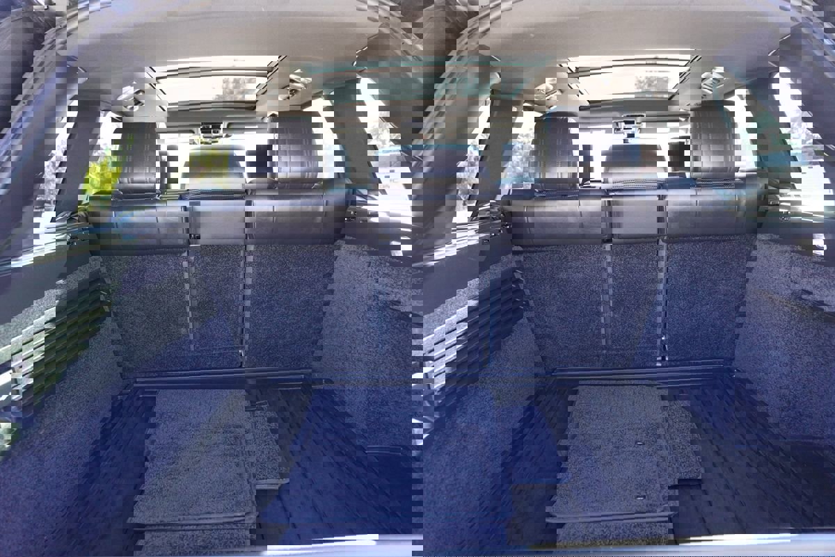 Used 2016 Land Rover Range Rover HSE image 14