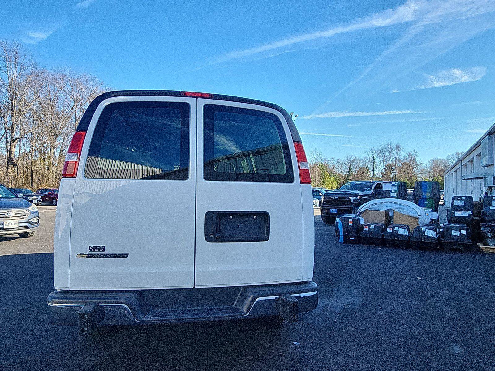Used 2024 Chevrolet Express 2500 w/ Driver Convenience Package image 4