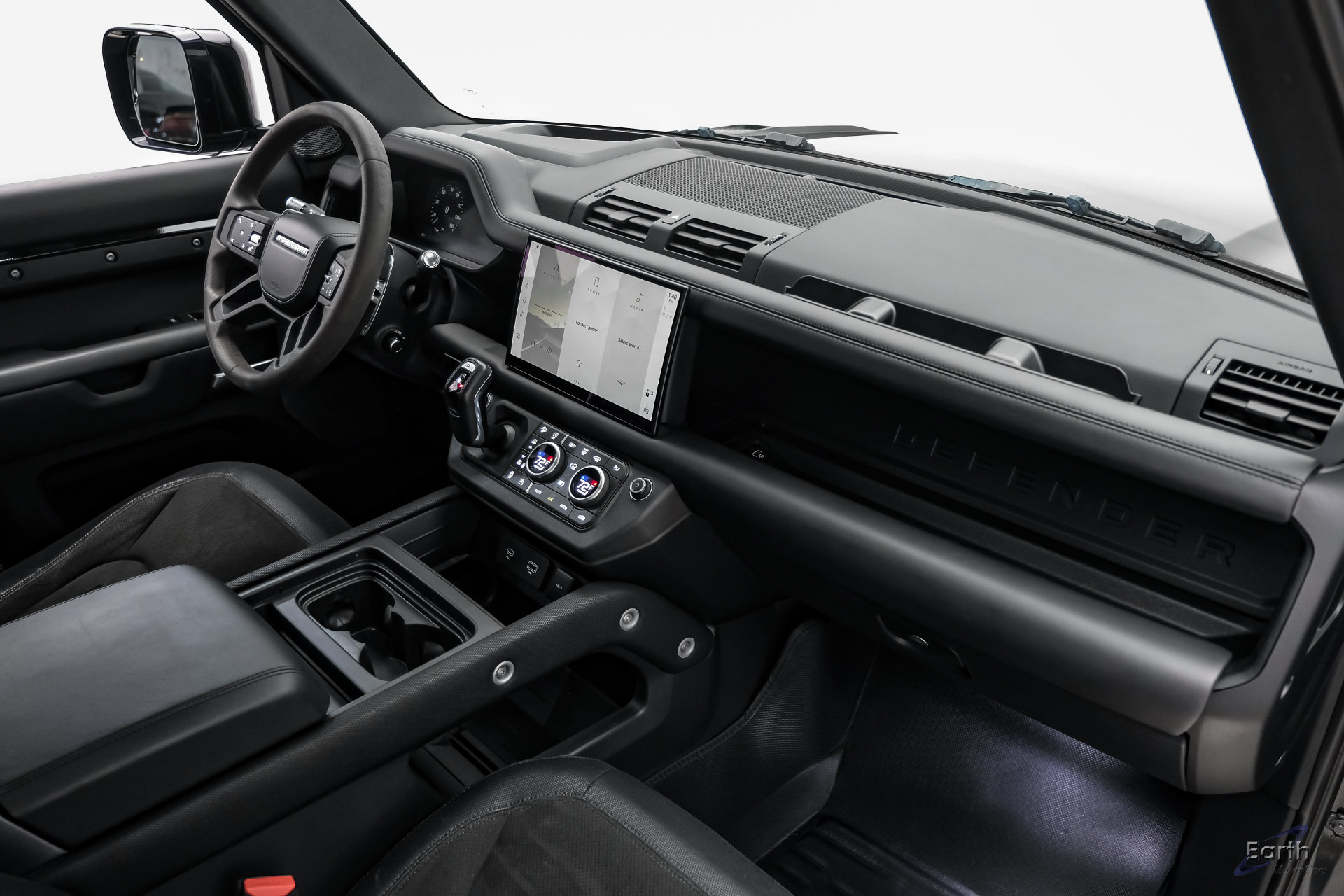 Used 2022 Land Rover Defender 110 V8 AWD/4WD image 47