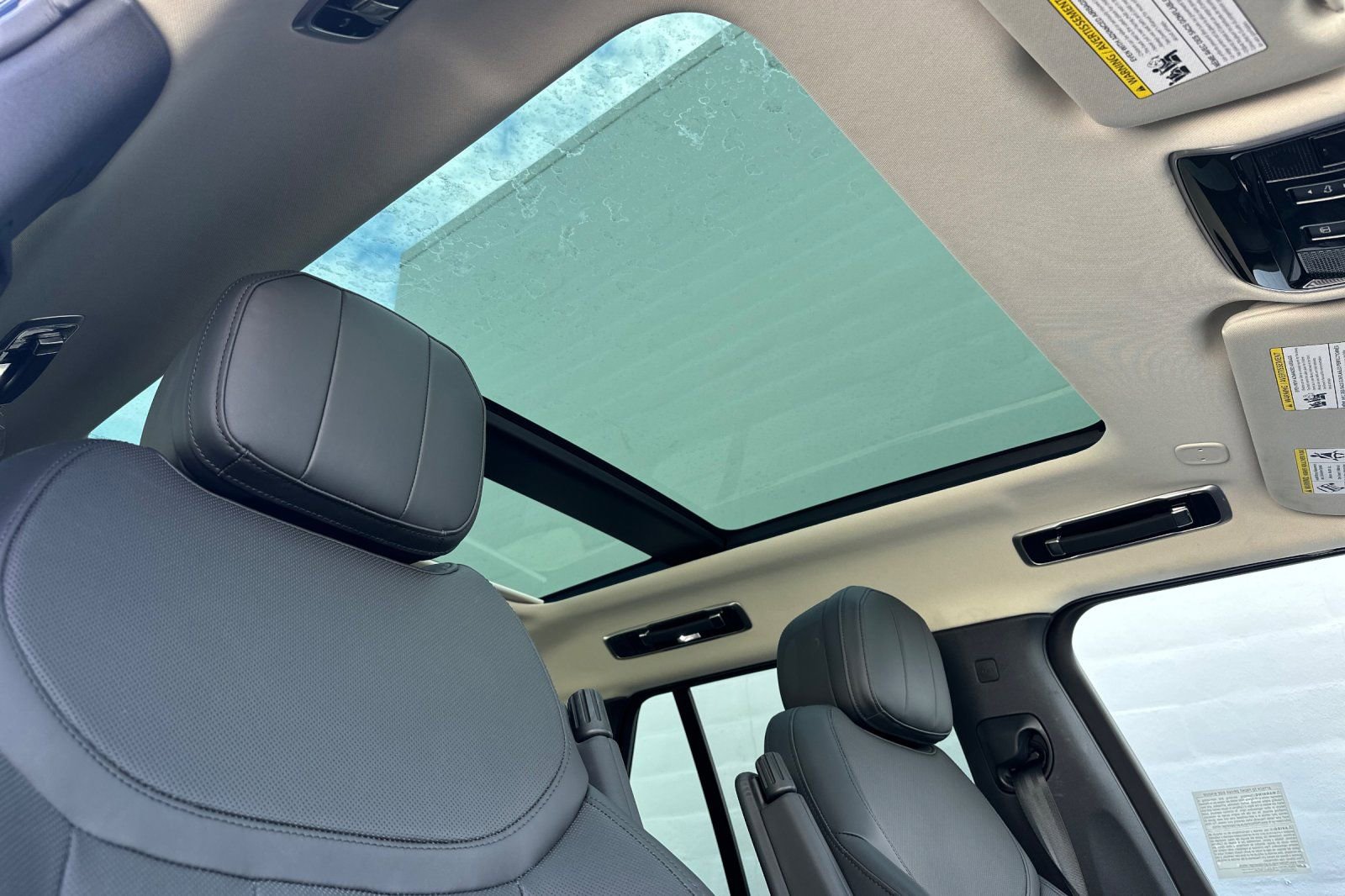 Used 2024 Land Rover Range Rover SE image 20