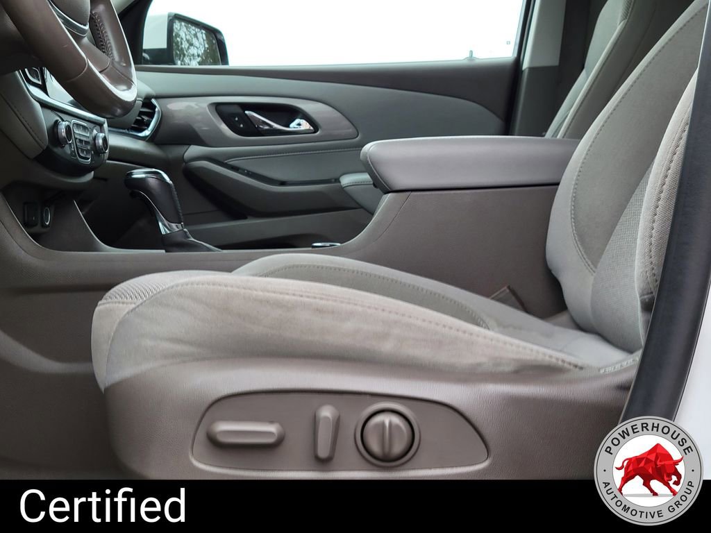 Used 2020 Chevrolet Traverse LT image 25