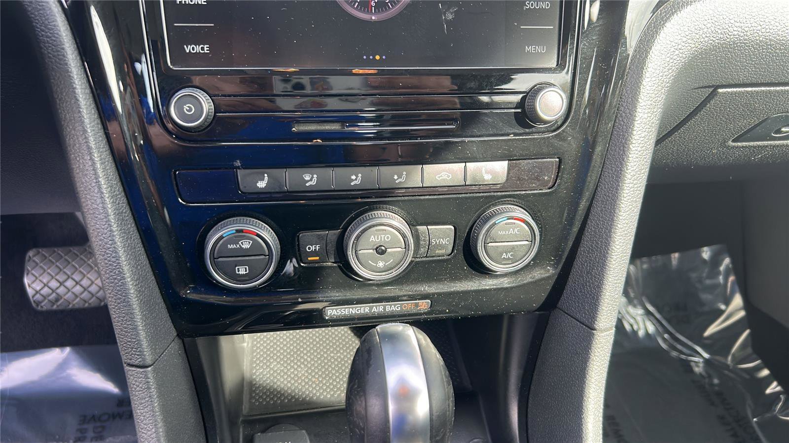 Used 2020 Volkswagen Passat 2.0T SE image 19