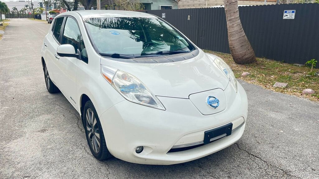 Used 2016 Nissan Leaf SL w/ Premium Package image 18