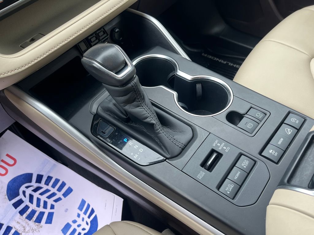 Certified 2020 Toyota Highlander XLE image 23