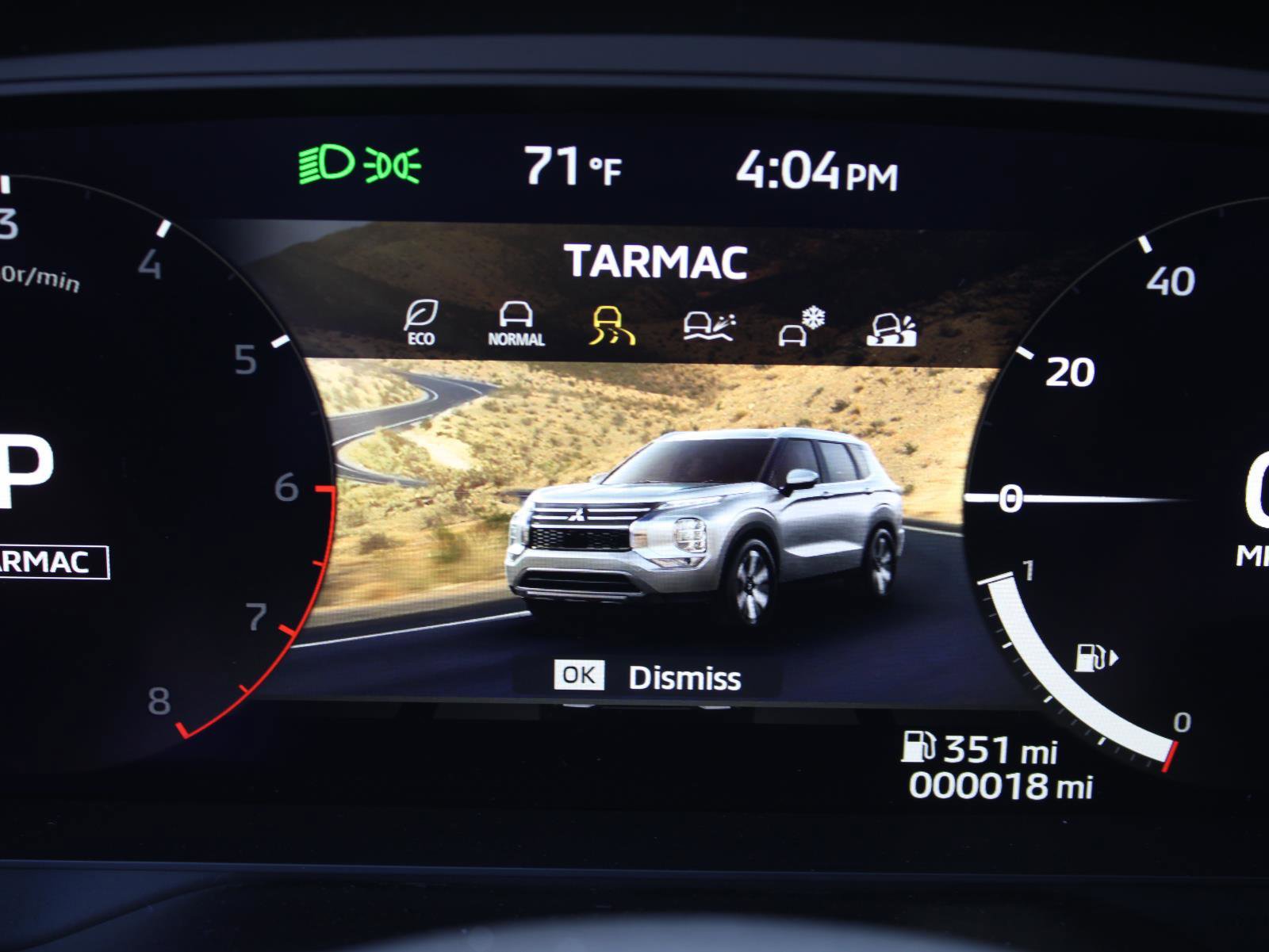 New 2025 Mitsubishi Outlander SE image 34