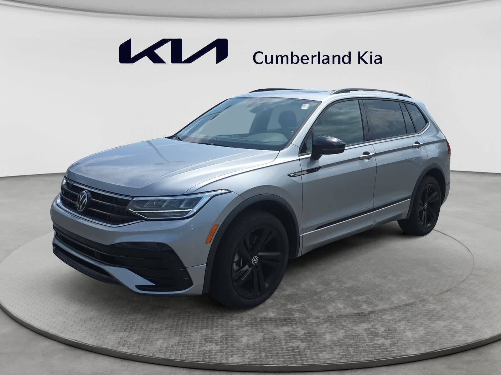 Used 2024 Volkswagen Tiguan SE R-Line