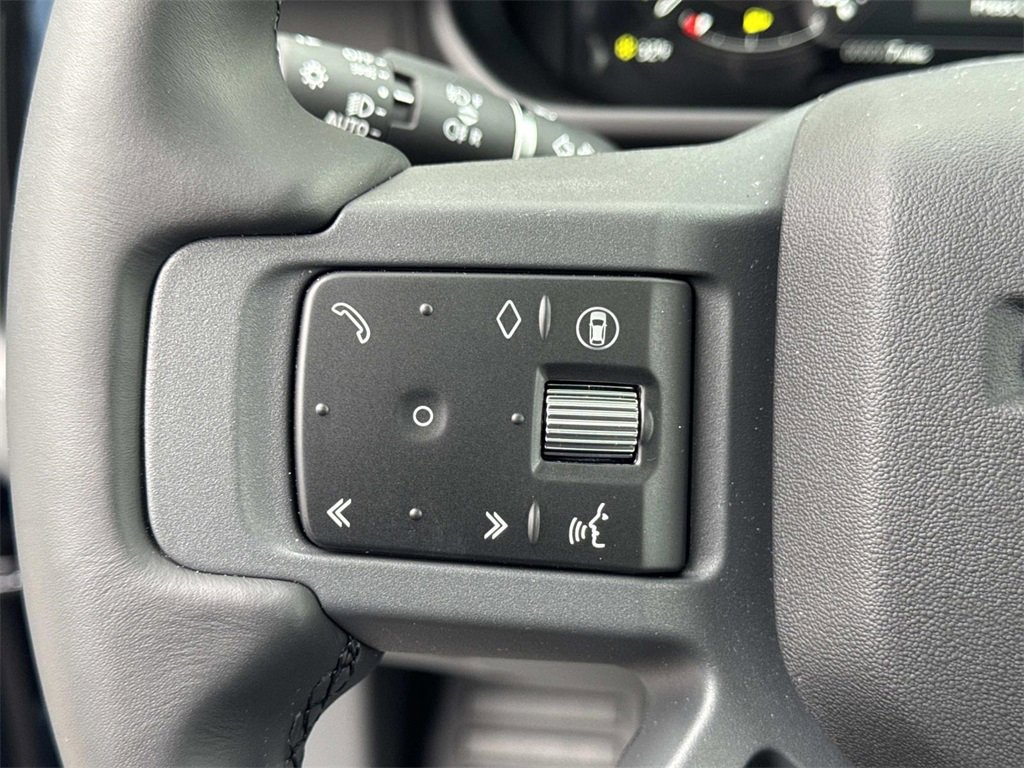 New 2026 Land Rover Defender 110 X-Dynamic SE image 26