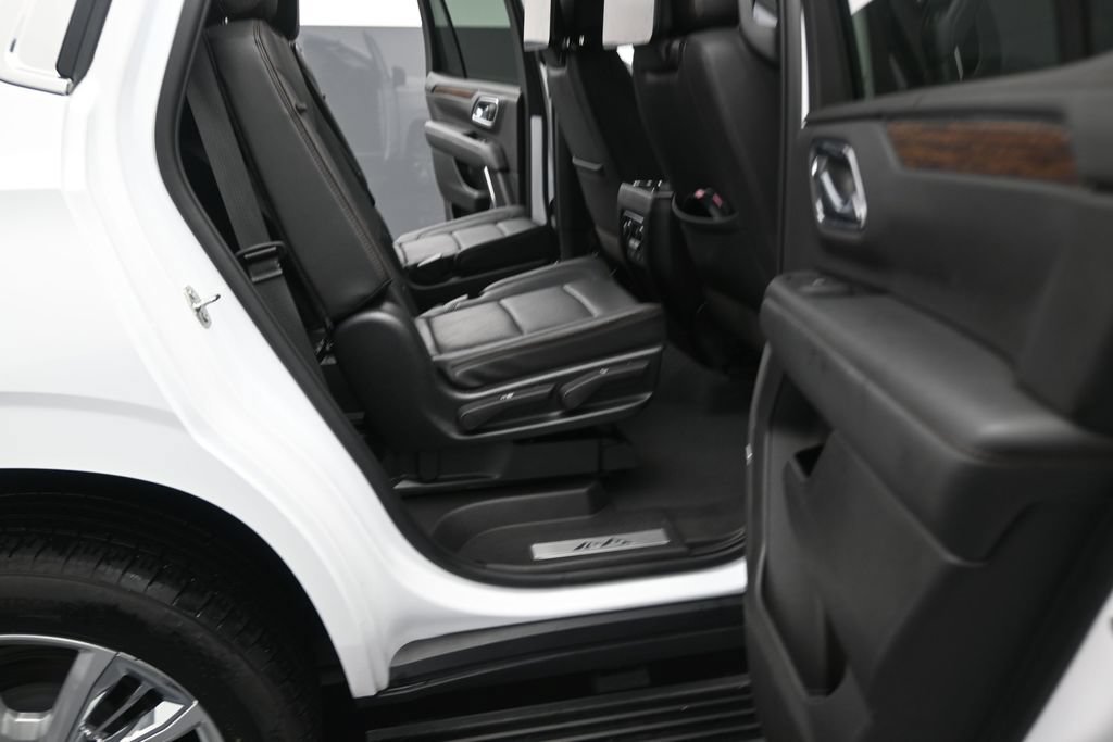 Used 2023 Chevrolet Tahoe High Country RWD image 14