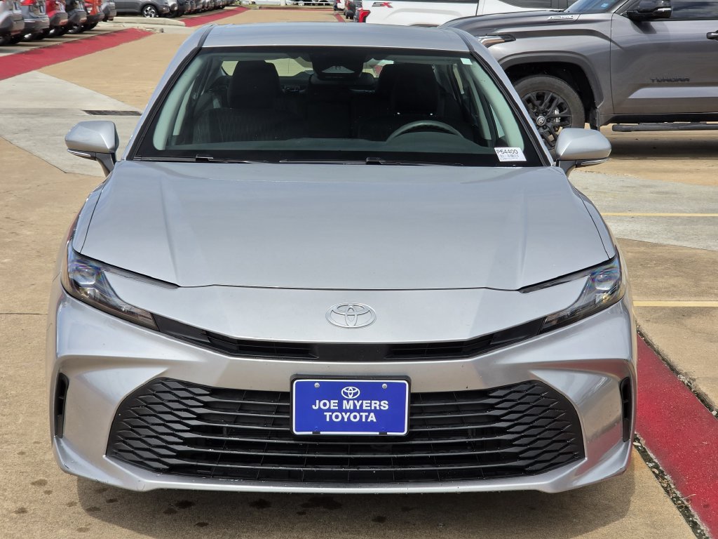 Used 2025 Toyota Camry LE FWD image 3