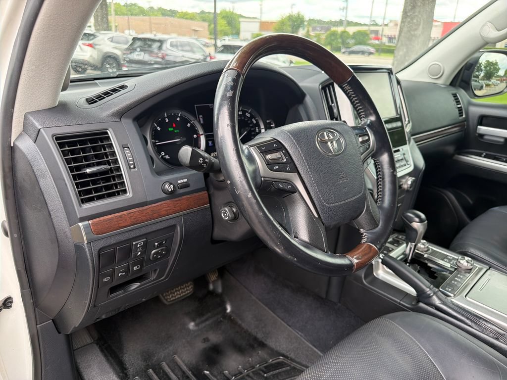 Used 2018 Toyota Land Cruiser AWD/4WD image 18